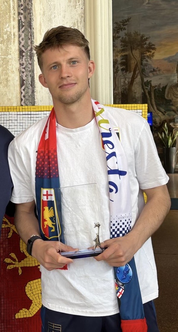 Morten Frendrup con il premio Il migliore al mondo di GSR